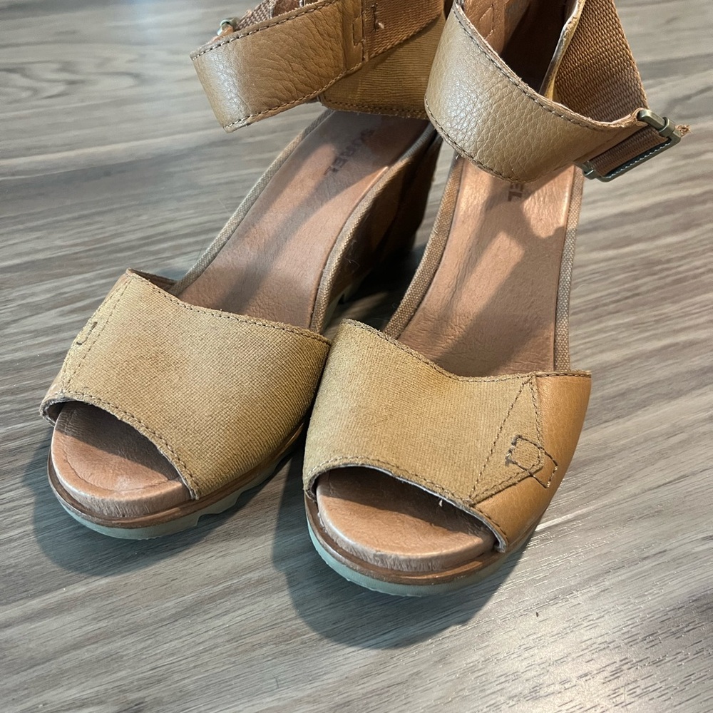 Sorel Tan Open-Toe Women's Shoes